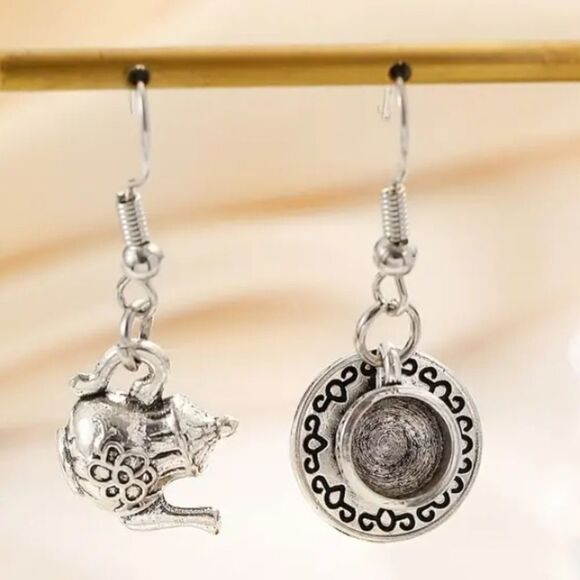 Vintage dangle earrings - Picture 1 of 6